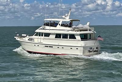 BOATZON | Hatteras 65 Motoryacht