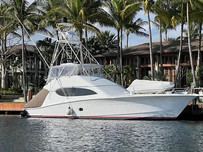 BOATZON | Hatteras 68 Convertible 2005