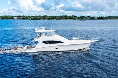 BOATZON | Hatteras 68 Convertible 2007