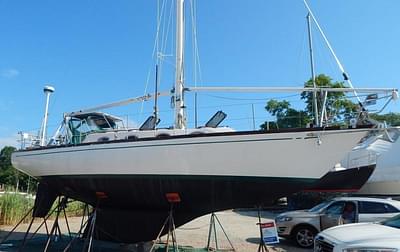 BOATZON | Heritage Yacht Intrepid 35 1976