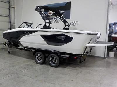 BOATZON | Heyday Wake Boats WT2DC 2024