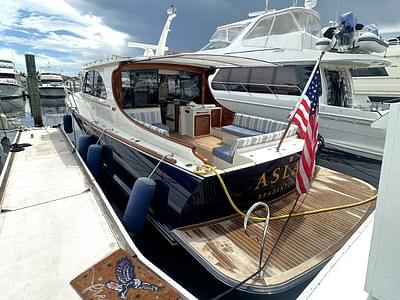 BOATZON | Hinckley Talaria 43 Motoryacht 2024