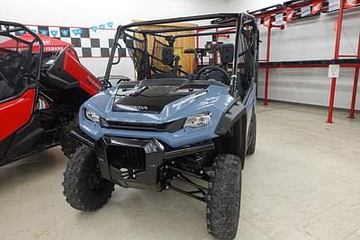 BOATZON | Honda® Pioneer 10005 Deluxe 2024