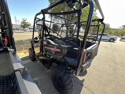 BOATZON | Honda® Pioneer 10005 Deluxe 2024