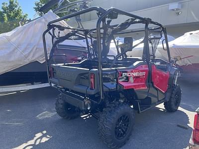 BOATZON | Honda® Pioneer 10005 Deluxe 2024