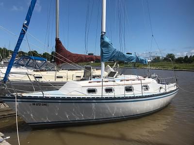 BOATZON | Hunter 27 1983