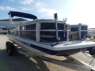 BOATZON | Hurricane FunDeck FD 226 OB 2012