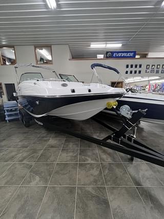 BOATZON | Hurricane SunDeck 187 IO 2023