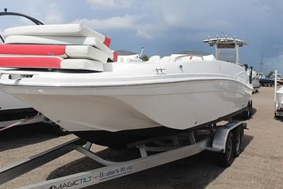 BOATZON | Hurricane SunDeck 217 OB 2021