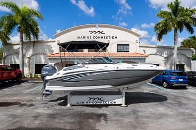 BOATZON | Hurricane SunDeck 2200 OB 2023