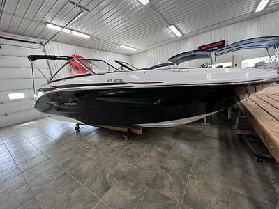 BOATZON | Hurricane SunDeck 235 OB 2023