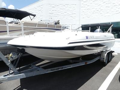 BOATZON | Hurricane SunDeck Sport 201 OB 2011