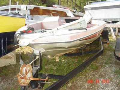 BOATZON | Hurst Hurst 170 Bass Outboard hull 1978