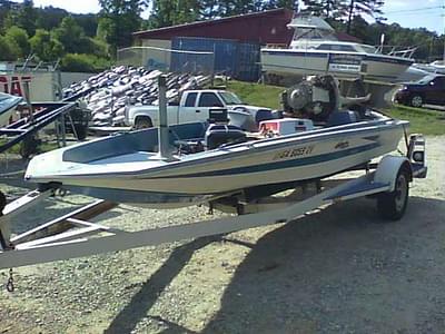 BOATZON | Hydra-Sports Custom 168 Vee Bass Boat 1977