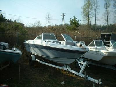 BOATZON | Imperial 192 Bowrider Mercruiser 140 1986 BOATZON | Imperial 192 Bowrider Mercruiser 140 1986