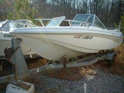 BOATZON | Imperial Delta Sonic Bowrider 1984 BOATZON | Imperial Delta Sonic Bowrider 1984