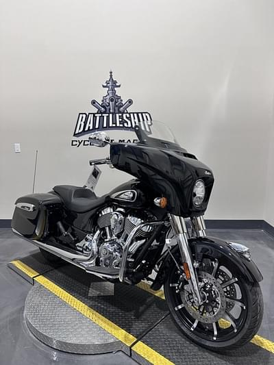 BOATZON | Indian Motorcycle® CHALLENGER BLACK METALLIC 49ST N24LCBRRAA 2024