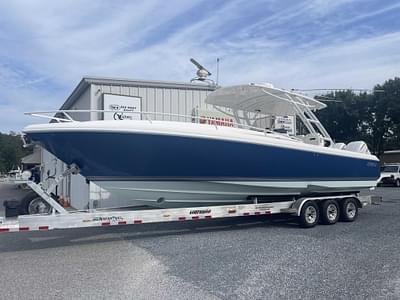 BOATZON | Intrepid 327 CC 2013