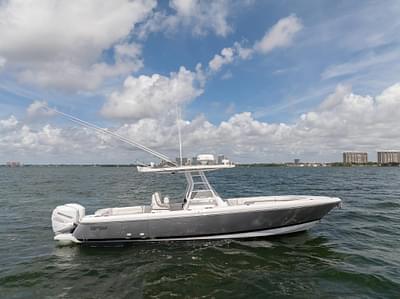 BOATZON | Intrepid 327 Center Console 2019