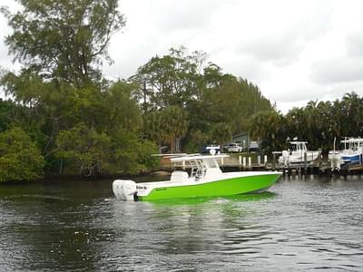 BOATZON | Invincible 39 Center Console 2021