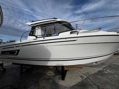 BOATZON | Jeanneau NC Weekender 795 Series 2 2023