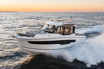 BOATZON | Jeanneau NC Weekender 895 Series 2 2024