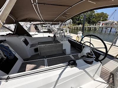 BOATZON | Jeanneau Sun Odyssey 410 2021