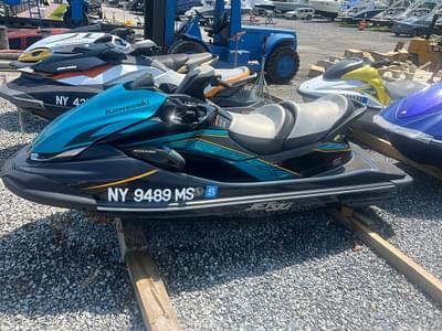 BOATZON | Kawasaki Jetski STX 160LX 2022