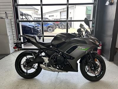 BOATZON | Kawasaki Ninja 650 Metallic Matte Graphenesteel GrayEbony 2024