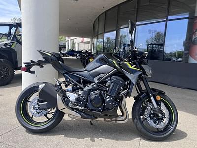 BOATZON | Kawasaki Z900 ABS Metallic Spark BlackMetallic Matte Dark Gray 2024