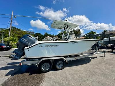 BOATZON | Key West 244 Center Console CC 2018