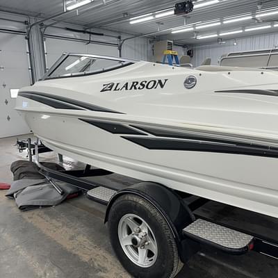 BOATZON | Larson Larson 2005 BOATZON | Larson Larson 2005