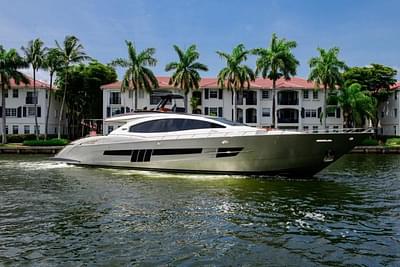 BOATZON | Lazzara Yachts LSX 92 2010