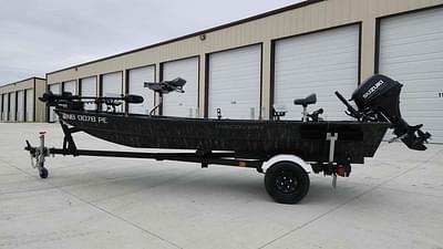 BOATZON | Lowe Custom Fishing Boat