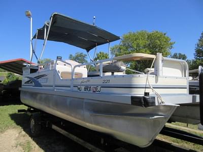 BOATZON | Lowe L221F Fishing Pontoon  2017 Evinrude 90hp  2021 Trailer 1998