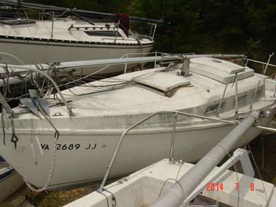 BOATZON | Luger 26 Tradewinds Swing Keel Cruiser 1982