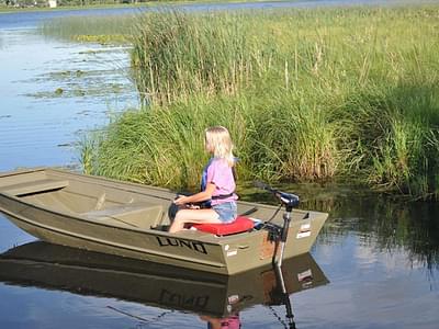 BOATZON | Lund 1240 Jon Boat Tiller 2024