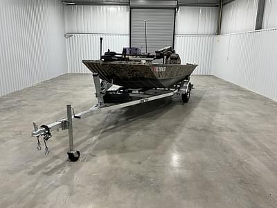 BOATZON | Lund 1760 Predator Tiller 2021