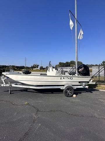 BOATZON | Lund 1870 Predator Center Console 2024