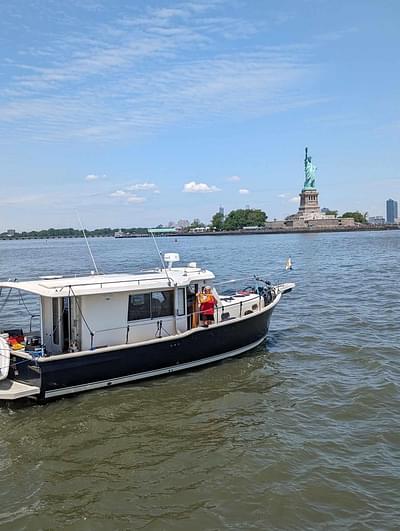 BOATZON | Mainship 34 Hardtop Trawler