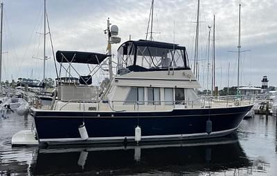 BOATZON | Mainship 430 Aft Cabin 3SR Trawler 2005