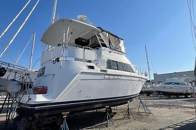 BOATZON | Mainship Motor Yacht 1997