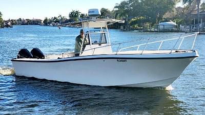 BOATZON | Mako 261 CLASSIC CENTER CONSOLE 1991