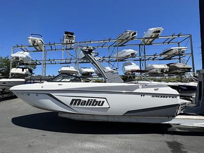 BOATZON | Malibu Boats 22 LSV 2021