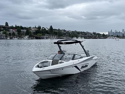 BOATZON | Malibu Boats 22 LSV 2022