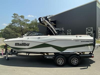 BOATZON | Malibu Boats 22 LSV 2023