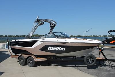 BOATZON | Malibu Boats 22 MXZ 2025