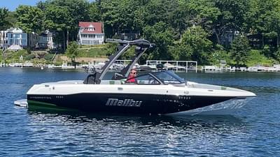 BOATZON | Malibu Boats 23 LSV 2023