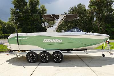 BOATZON | Malibu Boats 25 LSV 2025