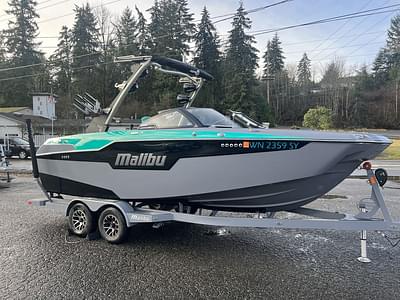 BOATZON | Malibu Boats M220 2021